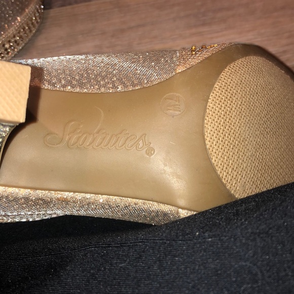 Gold Plated High-Heels - Picture 2 of 4